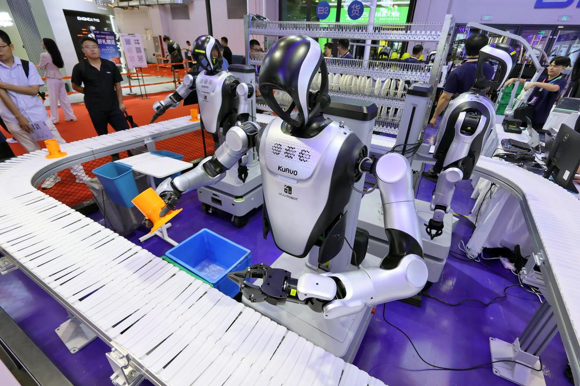 中国服务机器人扬帆出海:日韩市场占有率超70%背后的智能革命